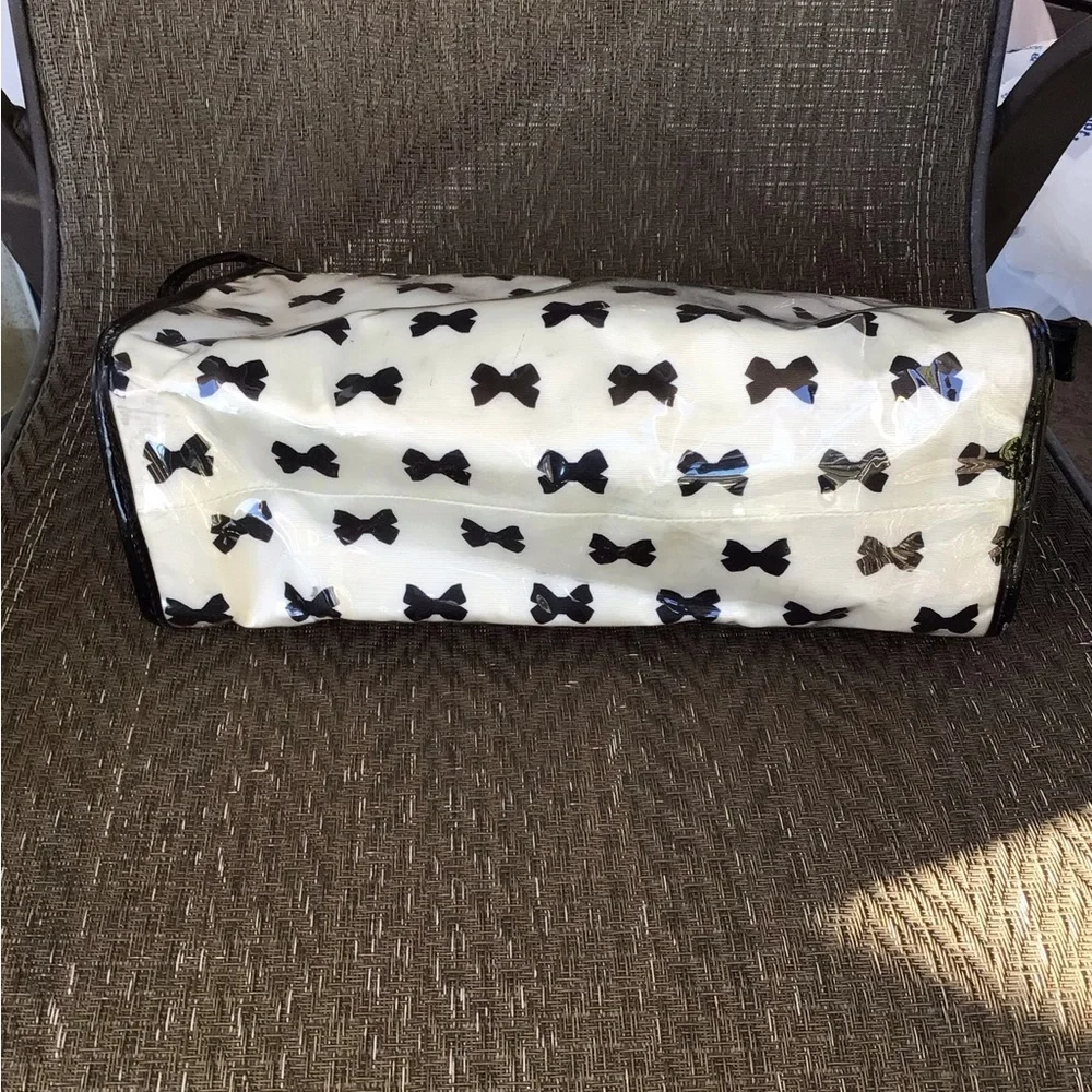 Kate Spade Heddy Vinyl Black/Cream Bow Cosmetics Bag